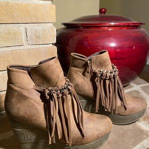 Sbicca Shoes - Brown leather moccasin wedges with fringe Sbicca Shoes - Brown leather moccasin wedges with fringe